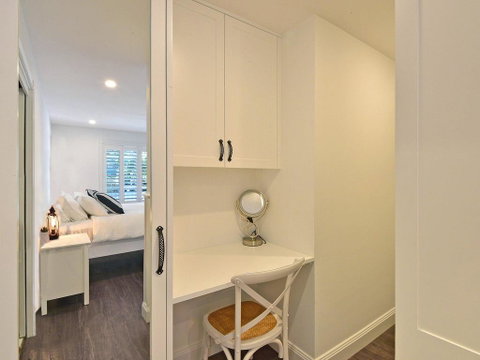 Margaret's Hamptons Cottage - Food Delivery Shop 2