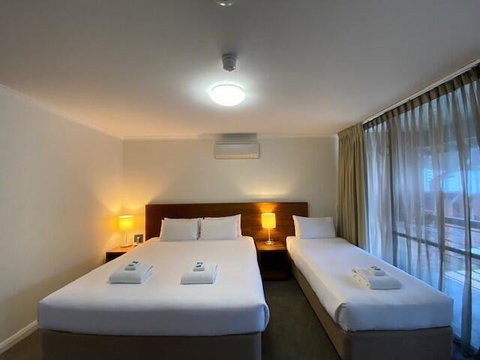 Margarets In Town Apartments (formerly Darby Park Serviced Apartments) - Food Delivery Shop 1