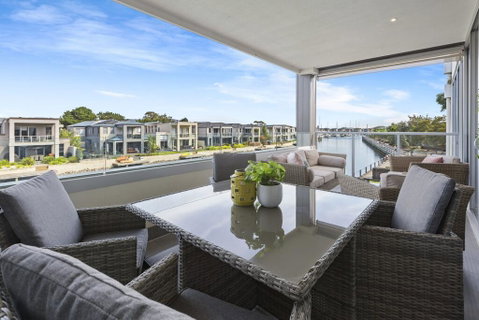MARINA VIEW - Food Delivery Shop 1
