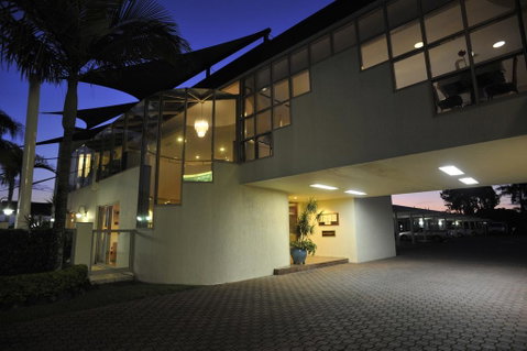 McNevins Maryborough Motel - Food Delivery Shop 3