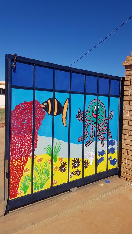 Meekatharra Outback Beach House - Food Delivery Shop 1