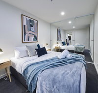 Mega Style Apartments Southbank Crown - Food Delivery Shop
