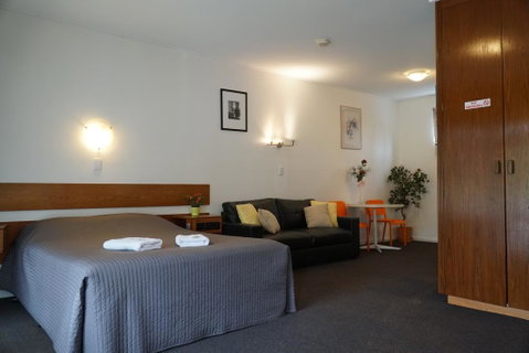 Melaleuca Lodge Beaconsfield - Food Delivery Shop 0