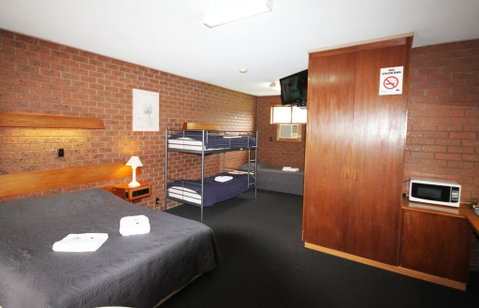 Melaleuca Lodge Beaconsfield - Food Delivery Shop 3