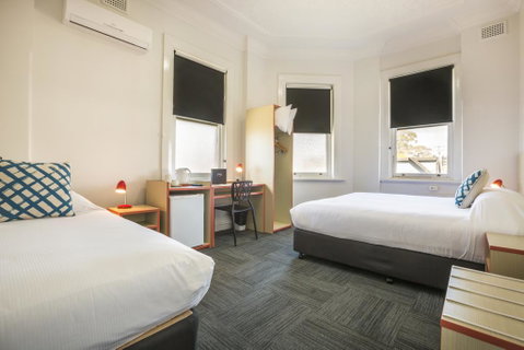 Melton Hotel Auburn - Food Delivery Shop 3