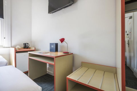 Melton Hotel Auburn - Food Delivery Shop 2