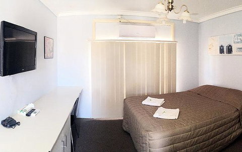 Merredin Olympic Motel - Food Delivery Shop 1
