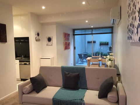 MH CBD Private 1 BR Apartment @ Wills Court - Food Delivery Shop 3
