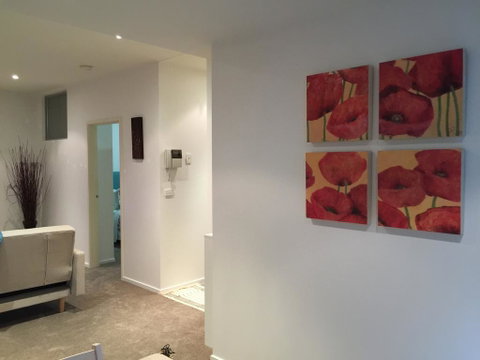 MH CBD Private 1 BR Apartment @ Wills Court - Food Delivery Shop 2