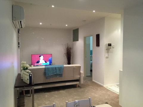 MH CBD Private 1 BR Apartment @ Wills Court - Food Delivery Shop 0