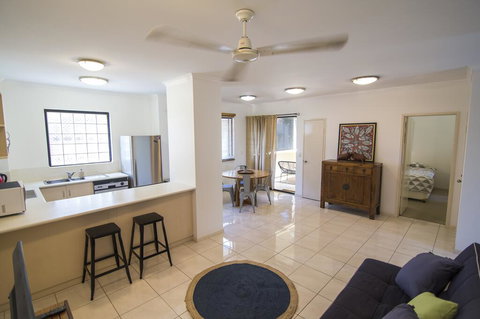 Minnie St 2 Bedroom / 2 Bathroom Apartment - Food Delivery Shop 1