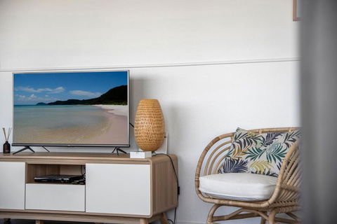 Mitchell Pde 31 Mollymook - Food Delivery Shop 3