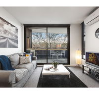 Modern 2 bed apartment in trendy Collingwood - Food Delivery Shop