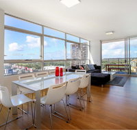 Moore to See - Modern and Spacious 3BR Zetland Apartment with Views over Moore Park - Food Delivery Shop