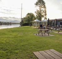 Moruya Waterfront Hotel Motel - Food Delivery Shop
