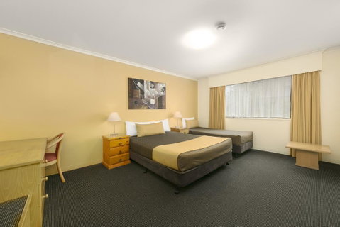 Mt Ommaney Hotel Apartments - Food Delivery Shop 3