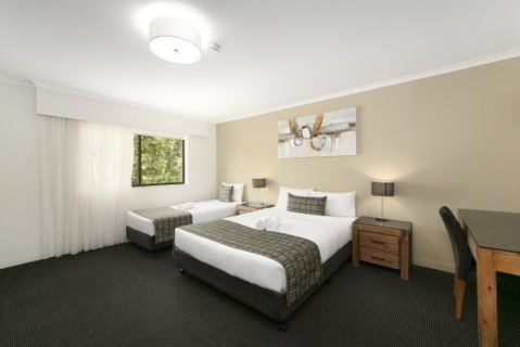 Mt Ommaney Hotel Apartments - Food Delivery Shop 2