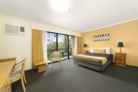 Mt Ommaney Hotel Apartments - Food Delivery Shop 1