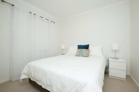 Mt Pleasant Short Stay - Food Delivery Shop 1
