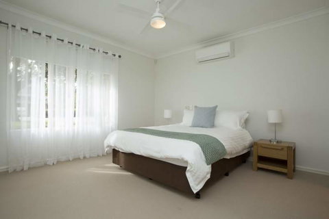 Mt Pleasant Short Stay - Food Delivery Shop 0