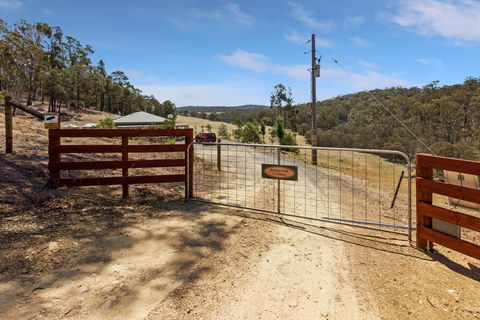 Mt Taylor Country Retreat-15 Minutes To Bairnsdale - Food Delivery Shop 1