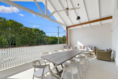 Mudjimba Island Beach House - Food Delivery Shop 2