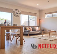 Murdoch Hospital  Uni - Netflix  WiFi - - Food Delivery Shop