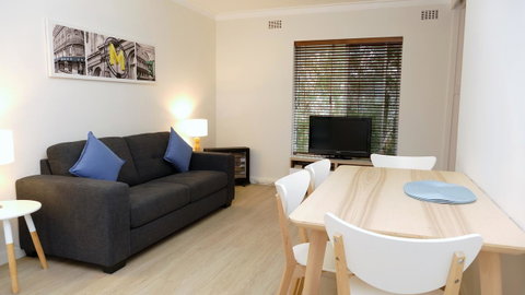 Dowler Apartments Subiaco - Food Delivery Shop 20