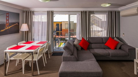 Dowler Apartments Subiaco - Food Delivery Shop 42