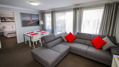 Dowler Apartments Subiaco - Food Delivery Shop 2