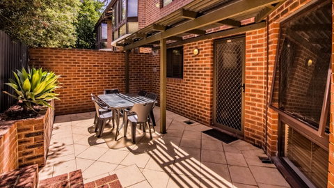 Dowler Apartments Subiaco - Food Delivery Shop 38