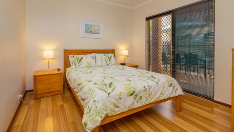 Dowler Apartments Subiaco - Food Delivery Shop 18