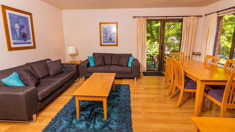 Dowler Apartments Subiaco - Food Delivery Shop 28