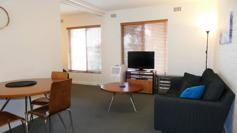 Dowler Apartments Subiaco - Food Delivery Shop 41