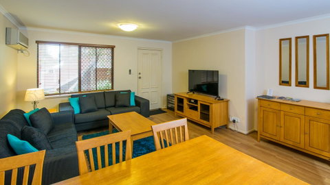 Dowler Apartments Subiaco - Food Delivery Shop 43