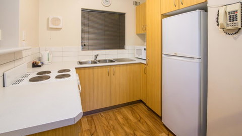 Dowler Apartments Subiaco - Food Delivery Shop 17