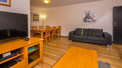 Dowler Apartments Subiaco - Food Delivery Shop 5