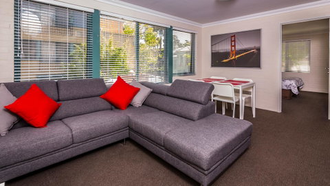 Dowler Apartments Subiaco - Food Delivery Shop 14