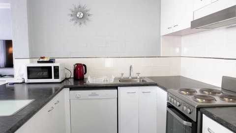 Dowler Apartments Subiaco - Food Delivery Shop 44