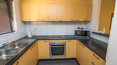 Dowler Apartments Subiaco - Food Delivery Shop 32