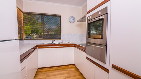 Dowler Apartments Subiaco - Food Delivery Shop 24