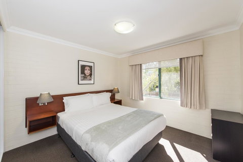 Subiaco Village 30 - Food Delivery Shop 14