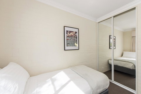 Subiaco Village 30 - Food Delivery Shop 20