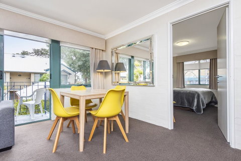 Subiaco Village 20 - Food Delivery Shop 3
