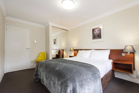 Subiaco Village 20 - Food Delivery Shop 12
