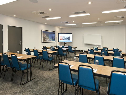 Quest Rockingham - Food Delivery Shop 7