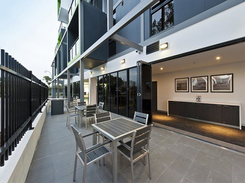 Quest Rockingham - Food Delivery Shop 6