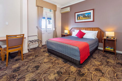 Quality Hotel Bayswater - Food Delivery Shop 11