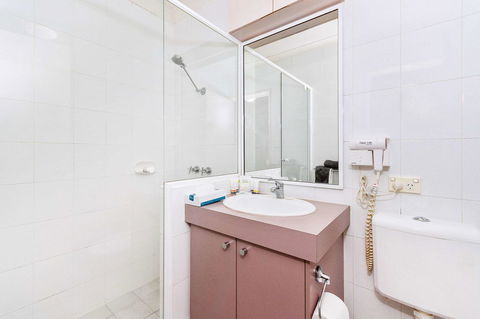 Quality Hotel Bayswater - Food Delivery Shop 19