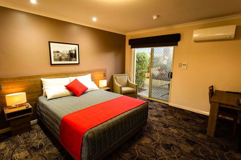 Quality Hotel Bayswater - Food Delivery Shop 1